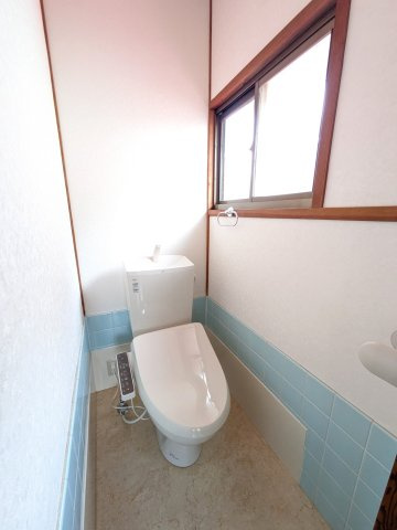 岡山市南区福島１丁目の一戸建てのトイレ