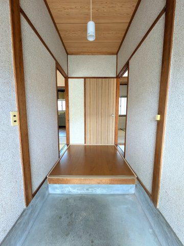 岡山市南区福島１丁目の一戸建ての玄関