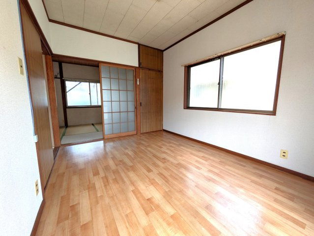 岡山市南区福島１丁目の一戸建ての洋室