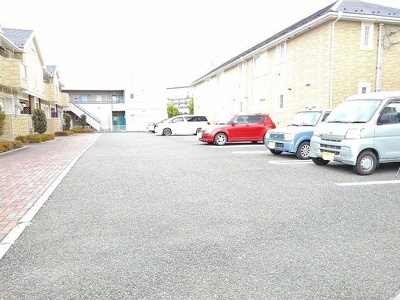 【駐車場】 | リュミエ－ルジャルダンＡ