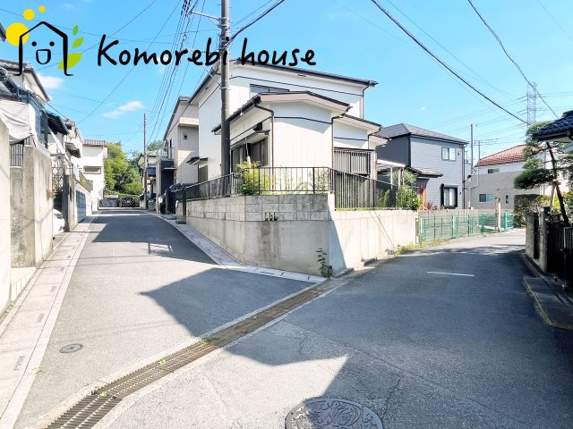 桶川市坂田西3丁目　中古一戸建ての前面道路含む現地写真|26.7.10撮影済み
