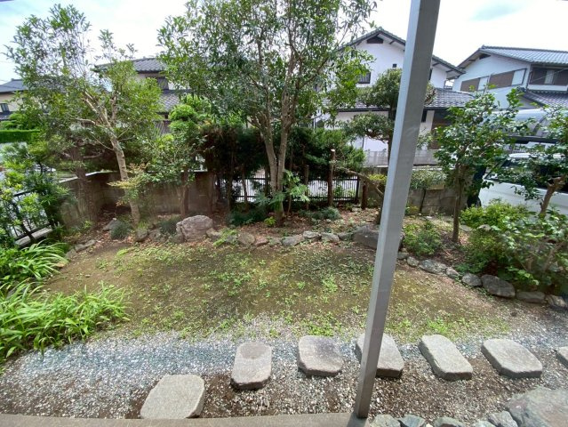 鶴田邸の庭