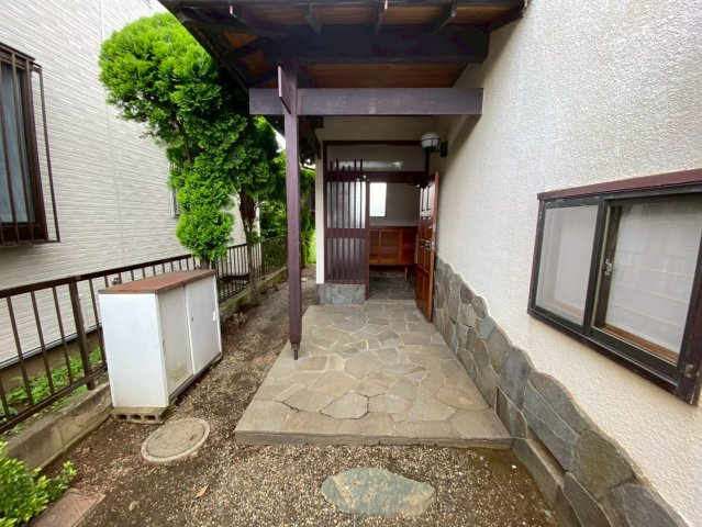 鶴田邸の玄関