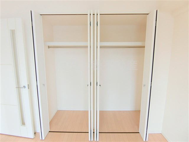 メインステージ蒲田Ⅲの収納|収納　1メートル程の使いやすいクローゼット