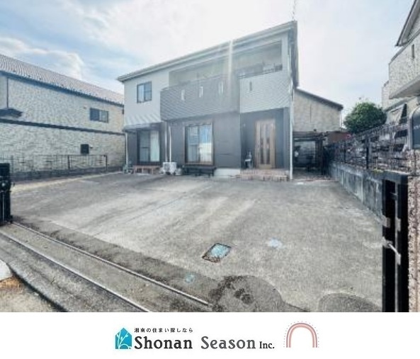 【外観】 | こだわりが詰まった注文住宅♪平成18年築室内キレイにお使いです。　
大家族や二世帯にもおすすめなゆとりある５LDKプラン◎