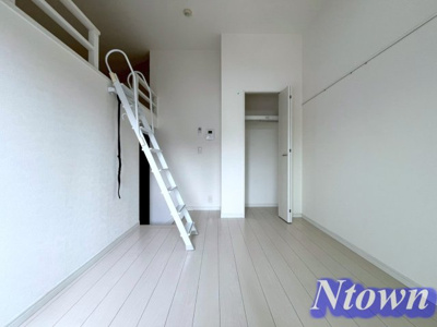 【居間・リビング】 | Ｋレジデンス名駅 | こちらのリビングで趣味の時間をお楽しみください