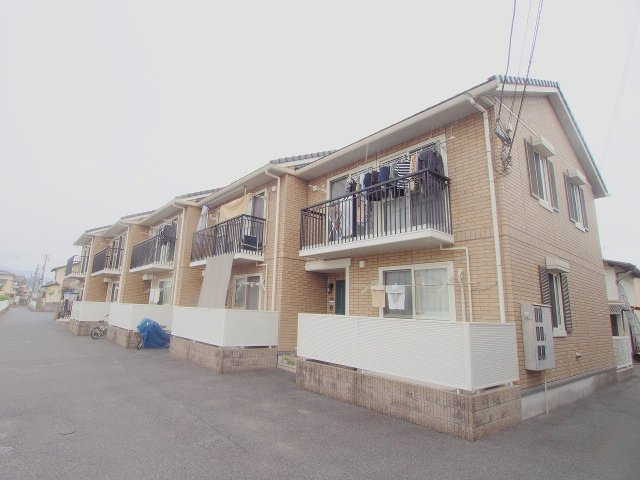 ファミール川本C