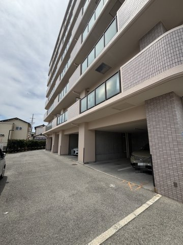 チサンマンション中之島の駐車場