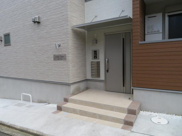 名古屋市南区桜台１丁目のハイツのエントランス