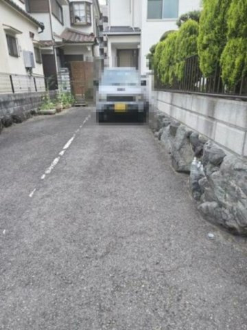 東山2丁目　中古一戸建ての駐車場|■物件内覧・資金計画相談・住宅ローン相談、リフォーム相談、お問合せ受付中■
※当日・翌日のご内覧、ご相談はお電話でのお問合せがスムーズです！