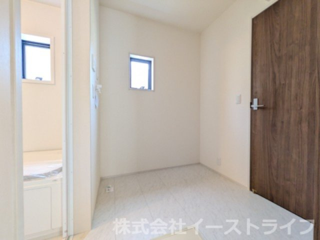 【新築戸建】　いわき市自由ヶ丘4期　長期優良住宅　全2棟のランドリースペース|同社施工写真　洗面室とランドリールームがそれぞれ独立しています