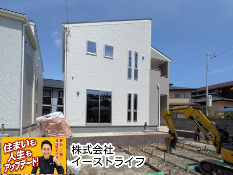 【新築戸建】　いわき市自由ヶ丘4期　長期優良住宅　全2棟の外観|足場が組んである方が2号棟になります！まもなく完成します！弊社からすぐなので、いつでもご案内できます！お気軽にご連絡ください！（担当：梶田）