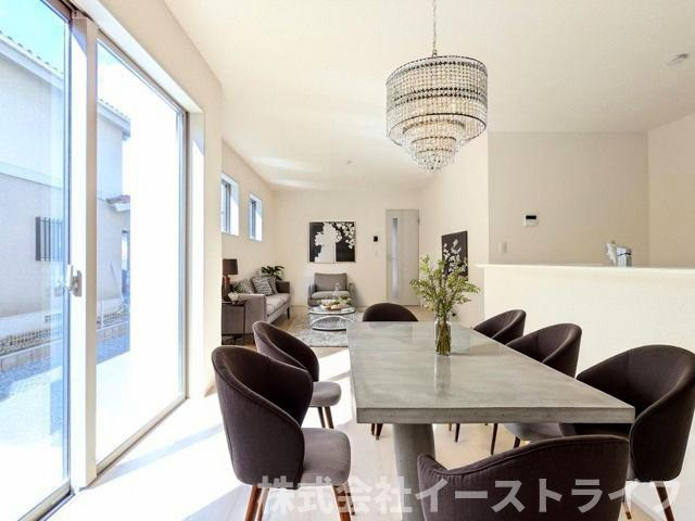 【新築戸建】　いわき市自由ヶ丘4期　長期優良住宅　全2棟の居間・リビング|同社施工のLDKに家具を配置したイメージ画像です。※本画像はCGで作成しており、実際に現地に 家具は置かれておりません。また、価格に 家具は含まれておりません。