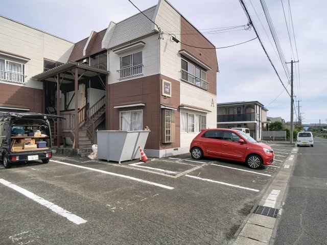 コーポ中里Aの駐車場