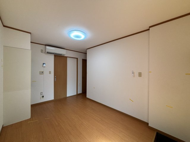 本山北町ハイツの居間・リビング