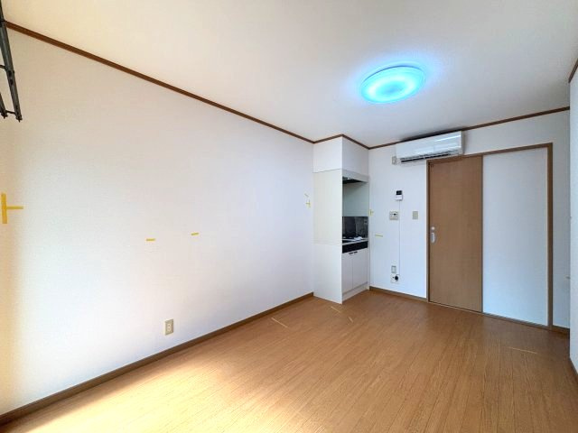 本山北町ハイツの居間・リビング