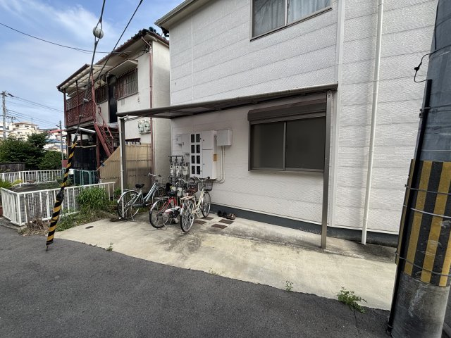 本山北町ハイツの駐車場