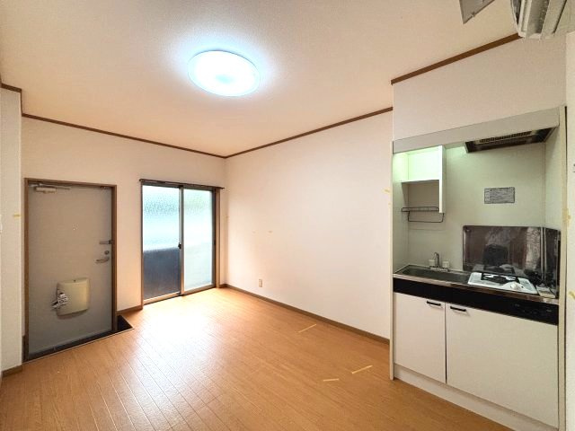 本山北町ハイツの居間・リビング