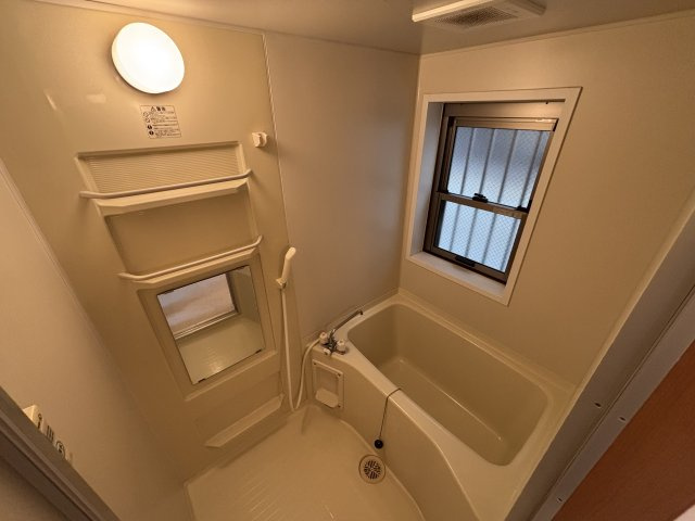 本山北町ハイツの浴室