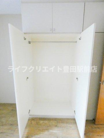 エルムコートの居間・リビング