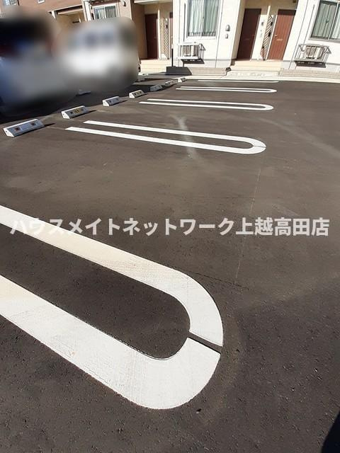サンエアリーハウスの駐車場|消雪付駐車場