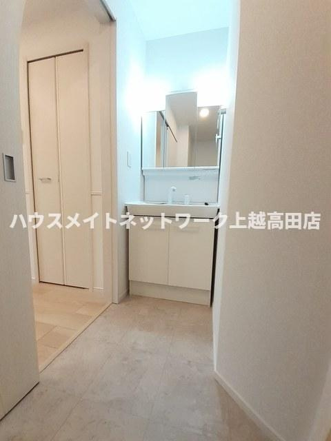 サンエアリーハウスの独立洗面台|洗髪洗面化粧台