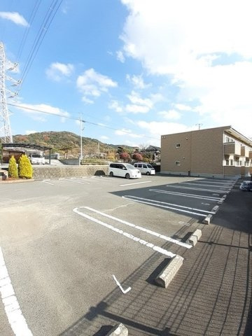 アウローラ　Ｋの駐車場