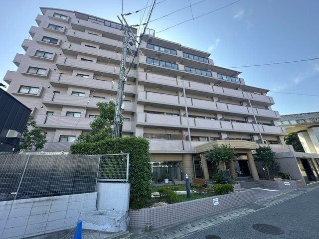【外観】 | ラウンドスクエア吹田青葉丘 | 万博記念公園やららぽーとEXPOCITY店にほど近い贅沢なロケーション！物件に関するお問い合わせはお気軽にどうぞ。