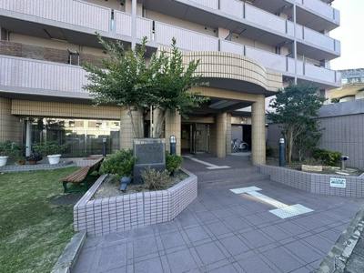  | ラウンドスクエア吹田青葉丘 | オートロック／宅配ボックス有り！居住者様が安心・快適に暮らせるマンションです。
