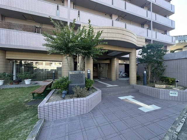  | ラウンドスクエア吹田青葉丘 | オートロック／宅配ボックス有り！居住者様が安心・快適に暮らせるマンションです。