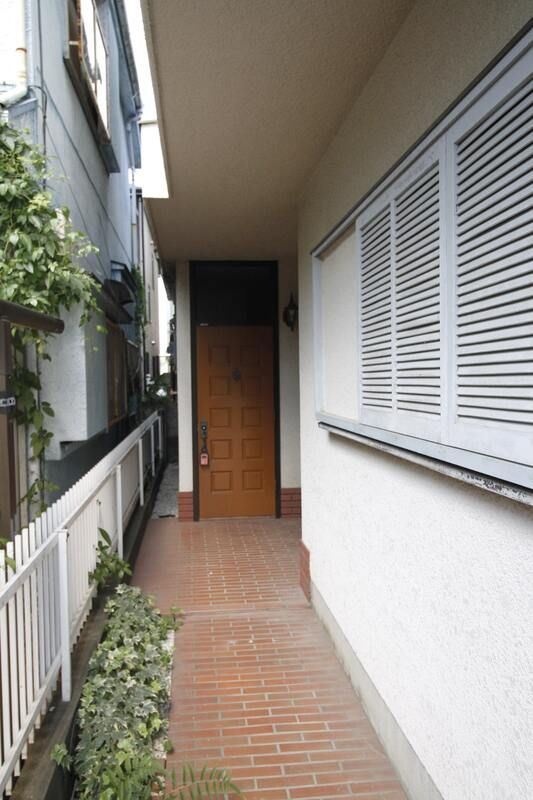 関町北4丁目戸建のエントランス