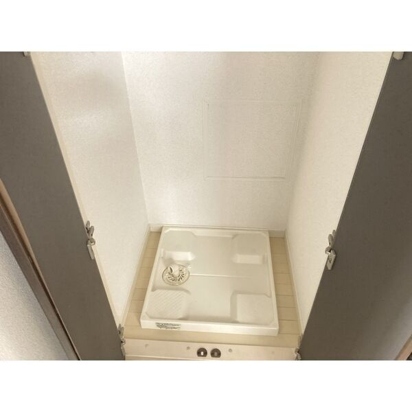 レインボーピア八熊の設備|洗濯機置き場
