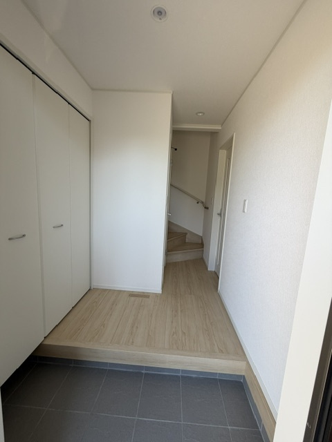 【新築戸建て】由利本荘市薬師堂第13　2号棟の冷暖房・空調設備|写真は完成イメージです。
リビングにエアコンを標準装備、快適な温度で一年中過ごしやすい空間を実現します♪