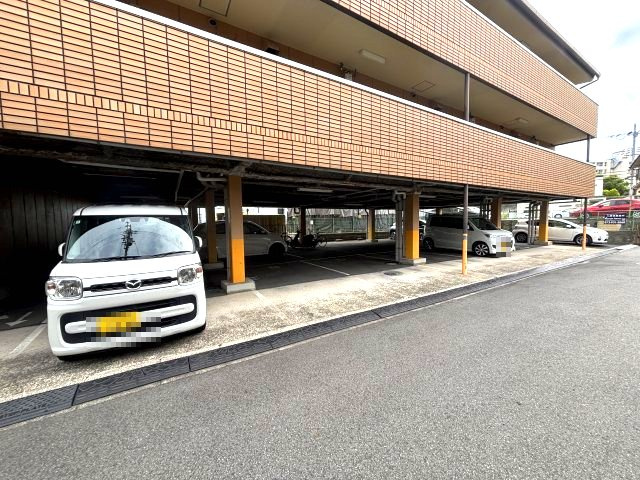 グレイスフルコーポイチカワⅠの駐車場