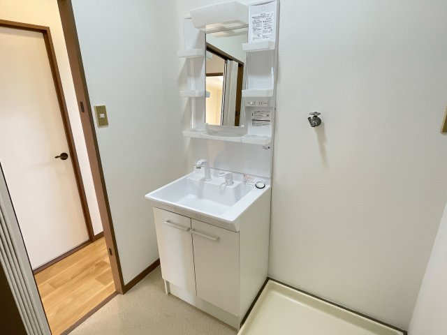ファミール光の洗面所