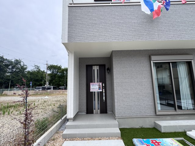 松戸市六高台３丁目新築戸建【六実第三小学校：2分】のエントランス|エントランス・玄関ポーチ