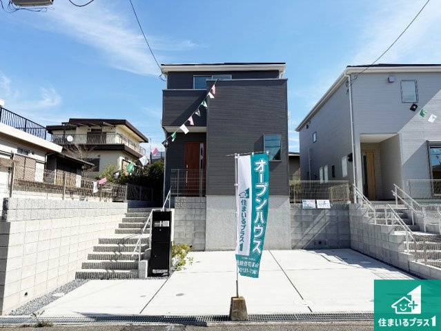 大阪狭山市西山台　第1期　新築一戸建ての外観|お客様に長く安心して住んでいだだける事にこだわった家づくり！住んでからのアフターサービスにもしっかりと取り組んでいます！