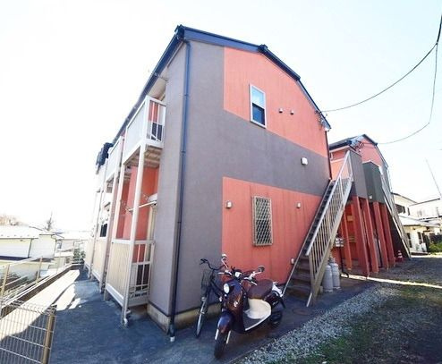 横浜市戸塚区吉田町のアパートの外観