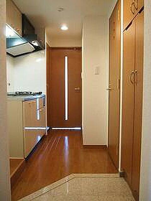 中野区大和町３丁目の賃貸マンションの玄関
