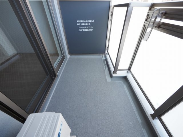 セレニテ東梅田アリエのバルコニー