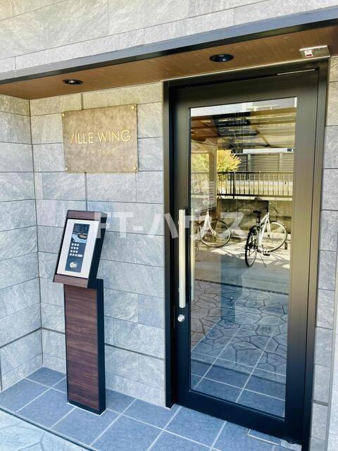 ＶＩＬＬＥ　ＷＩＮＧのエントランス