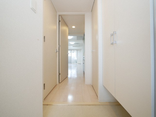 セレニテ梅田ESTの玄関