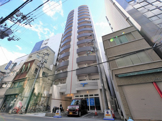 セレニテ梅田ESTの外観