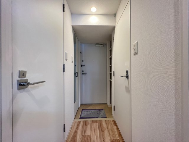 セレニテ堺筋本町プリエの玄関