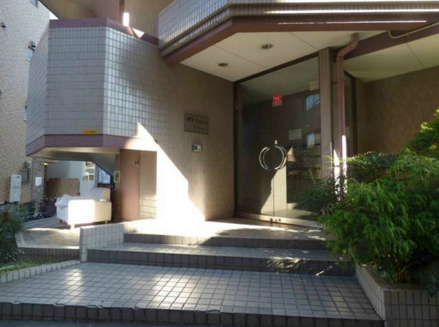 NYマンションのエントランス