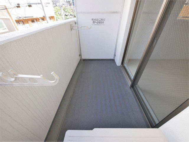 APRILE南森町のバルコニー