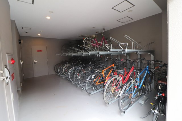 STOLZKISHIBEの駐車場