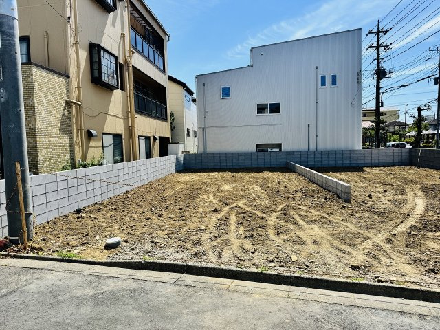 八王子市　元本郷町　新築一戸建て　１１期の駐車場|～並列2台駐車可能カースペース～