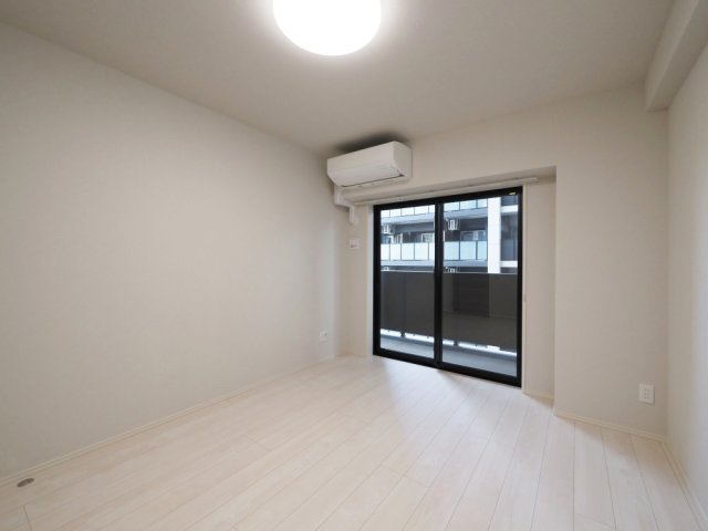 グランセジュール大国町の洋室