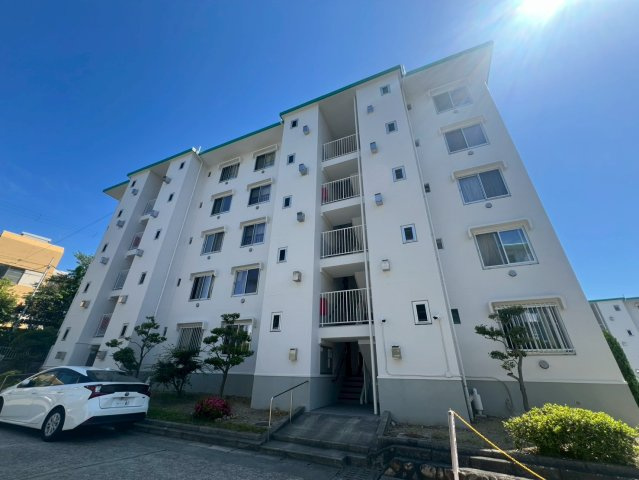 垂水高丸住宅4号棟の外観